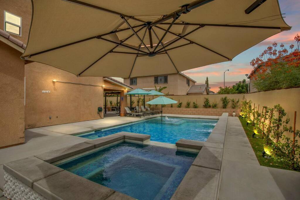 فيلا Desert Fantasy Oasis Pool, Jacuzzi, Royal Beds كواتشيلا المظهر الخارجي الصورة